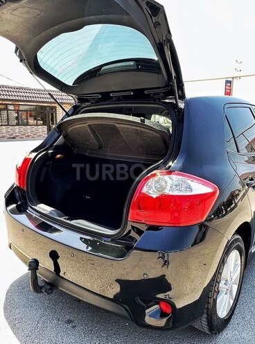 Toyota Auris 2010, 215,300 km - 1.4 л - Bakı