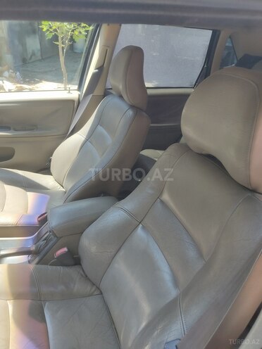 Volvo  1998, 250,000 km - 2.4 l - Naftalan