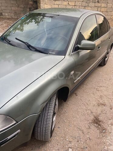Volkswagen Passat 2003, 245,000 km - 1.8 l - Bakı