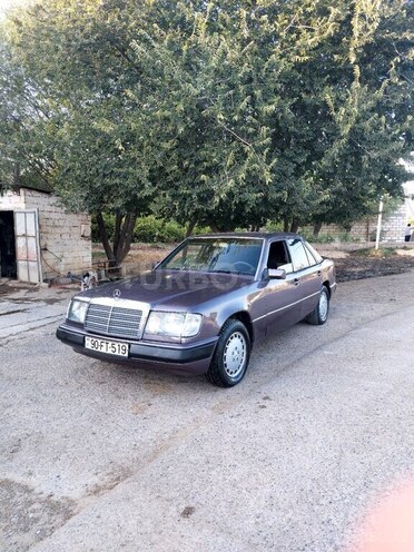 Mercedes E 200 1993, 480,000 km - 2.0 l - Beyləqan