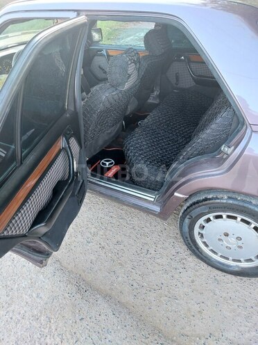 Mercedes E 200 1993, 480,000 km - 2.0 l - Beyləqan