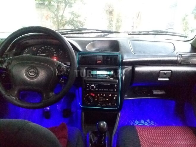 Opel Astra 1996, 588,529 km - 1.6 l - Şəki