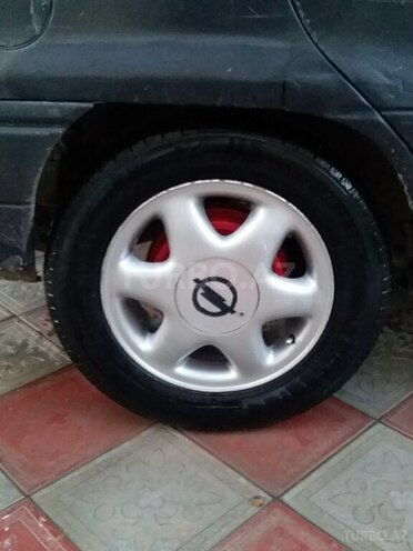 Opel Astra 1996, 588,529 km - 1.6 l - Şəki