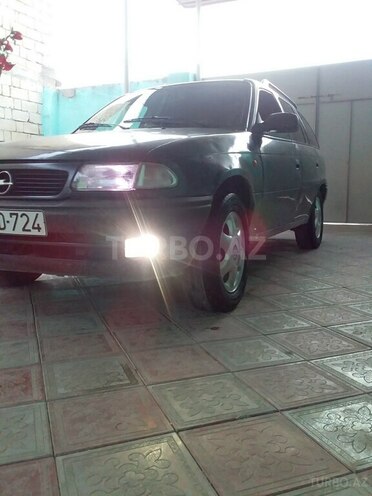 Opel Astra 1996, 588,529 km - 1.6 l - Şəki