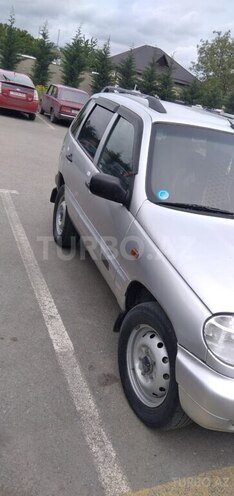 Chevrolet Niva 2006, 107,000 km - 1.7 l - Quba