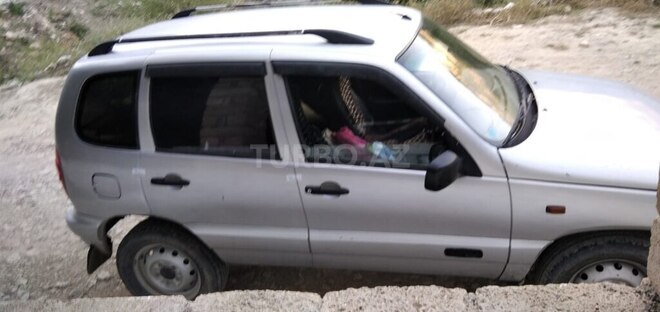 Chevrolet Niva 2006, 107,000 km - 1.7 l - Quba