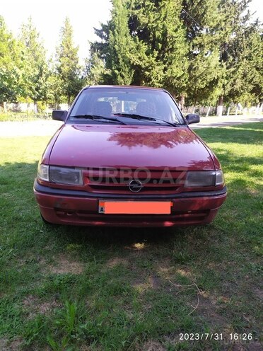 Opel Astra 1993, 150,000 km - 1.4 l - Zaqatala
