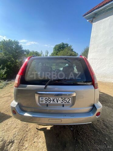 Nissan X-Trail 2005, 212,043 km - 2.0 l - Lerik
