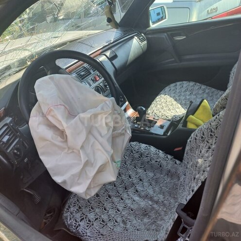 Mercedes E 200 1997, 240,000 km - 2.0 l - Xaçmaz