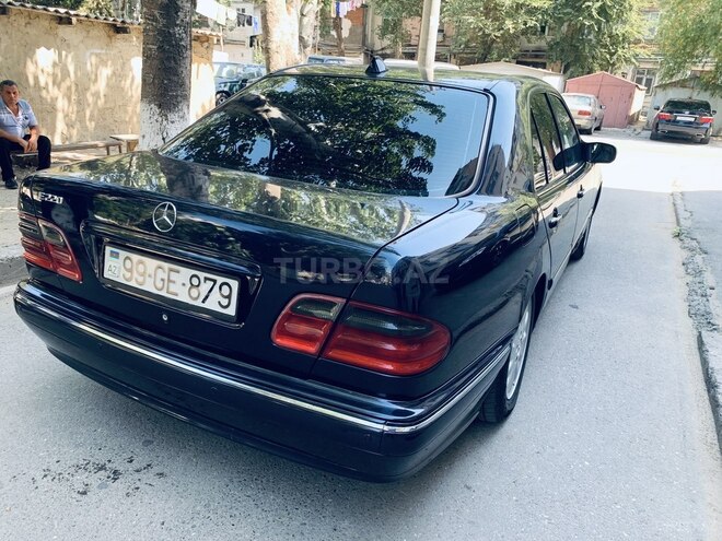 Mercedes E 320 2001, 241,041 km - 3.2 l - Sumqayıt