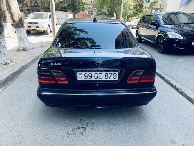 Mercedes E 320 2001, 241,041 km - 3.2 l - Sumqayıt