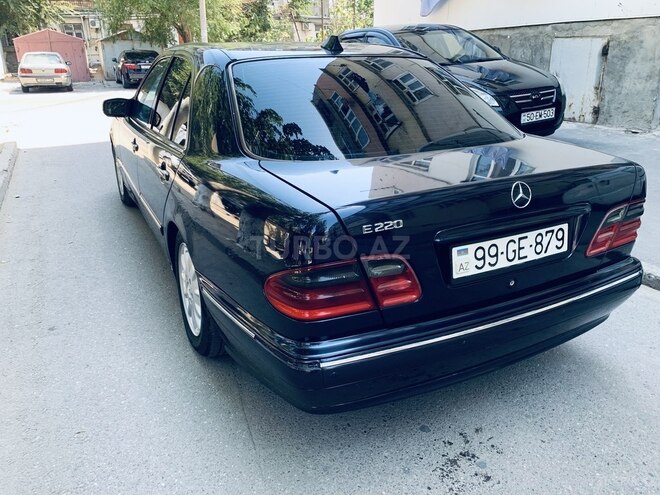 Mercedes E 320 2001, 241,041 km - 3.2 l - Sumqayıt