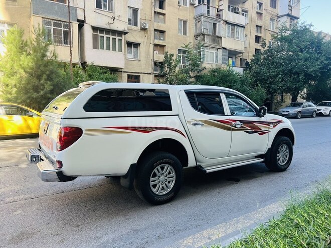 Mitsubishi L200 2013, 133,000 km - 2.5 l - Bakı