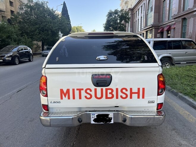 Mitsubishi L200 2013, 133,000 km - 2.5 l - Bakı