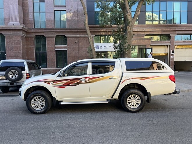 Mitsubishi L200 2013, 133,000 km - 2.5 l - Bakı