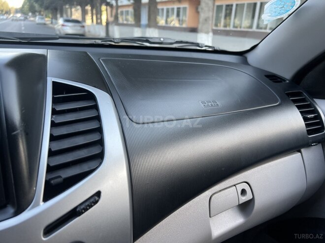 Mitsubishi L200 2013, 133,000 km - 2.5 l - Bakı