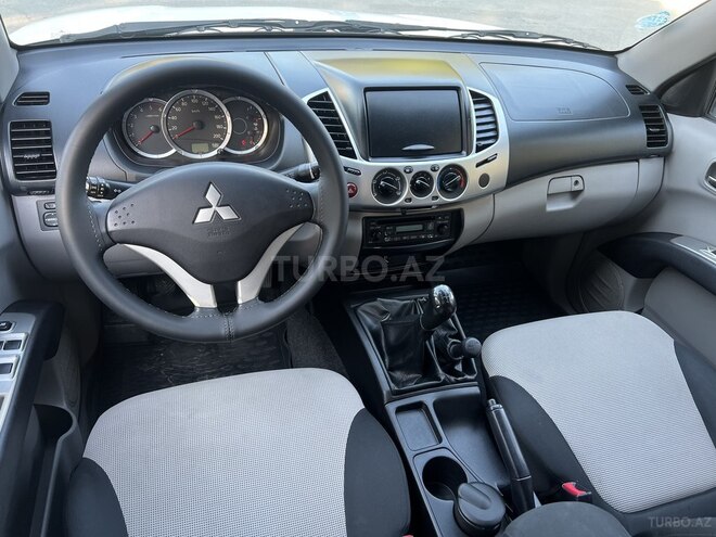Mitsubishi L200 2013, 133,000 km - 2.5 l - Bakı