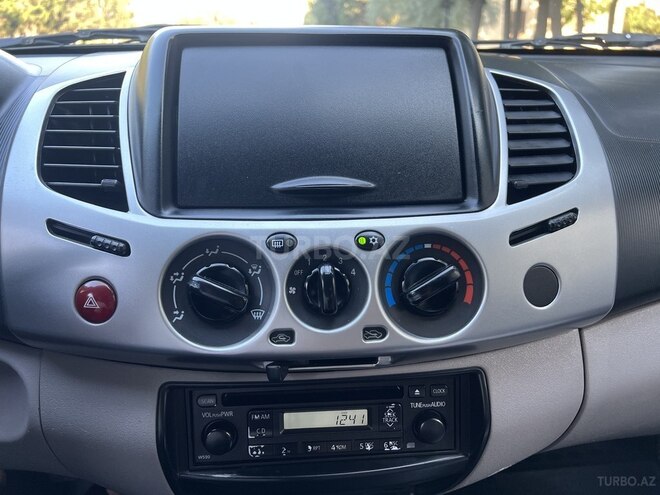 Mitsubishi L200 2013, 133,000 km - 2.5 l - Bakı