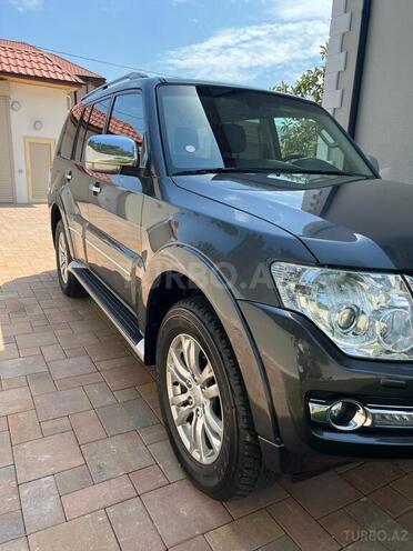 Mitsubishi Pajero 2015, 174,000 km - 3.0 л - Bakı