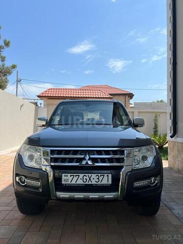 Mitsubishi Pajero 2015, 174,000 km - 3.0 л - Bakı