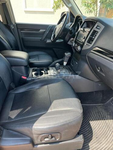 Mitsubishi Pajero 2015, 174,000 km - 3.0 л - Bakı