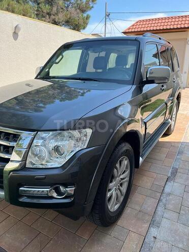Mitsubishi Pajero 2015, 174,000 km - 3.0 л - Bakı