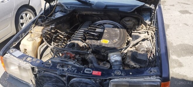 Mercedes 190 1992, 131,135 km - 2.6 л - Bakı