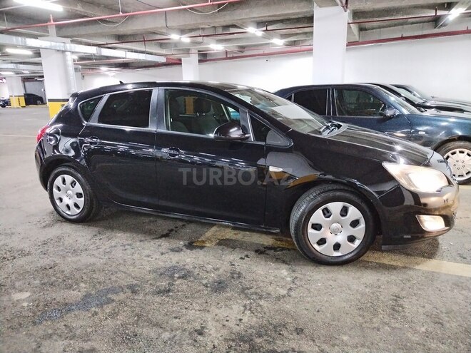 Opel Astra 2010, 260,000 km - 1.7 л - Gəncə