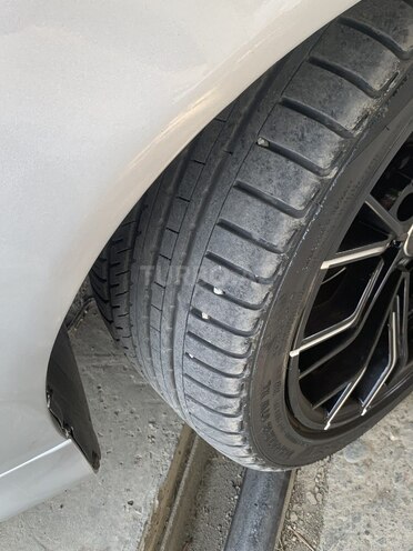 BMW 528 1999, 387,000 km - 2.8 l - Gəncə