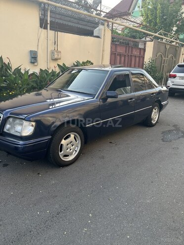 Mercedes E 220 1994, 280,000 km - 2.2 l - Bakı