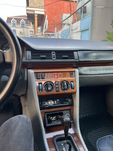 Mercedes E 220 1994, 280,000 km - 2.2 l - Bakı
