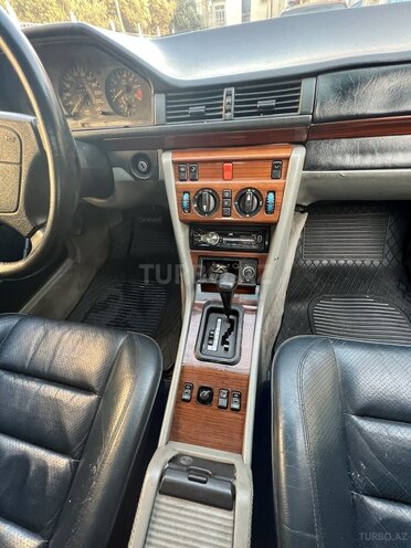 Mercedes E 220 1994, 280,000 km - 2.2 l - Bakı