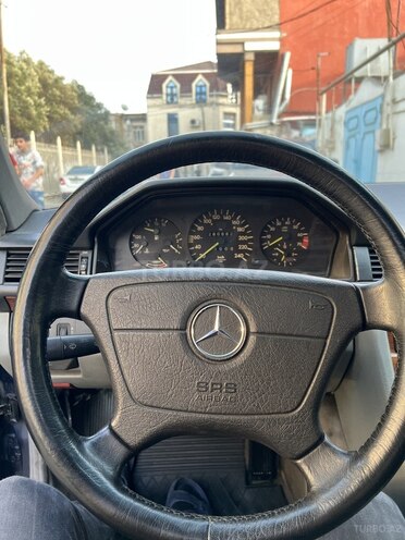 Mercedes E 220 1994, 280,000 km - 2.2 l - Bakı
