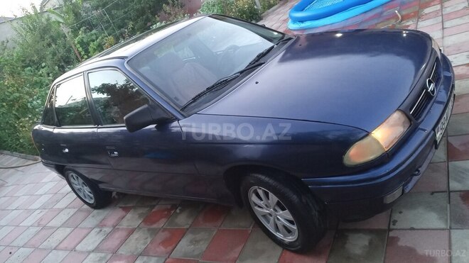 Opel Astra 1995, 400,000 km - 1.6 l - Sumqayıt
