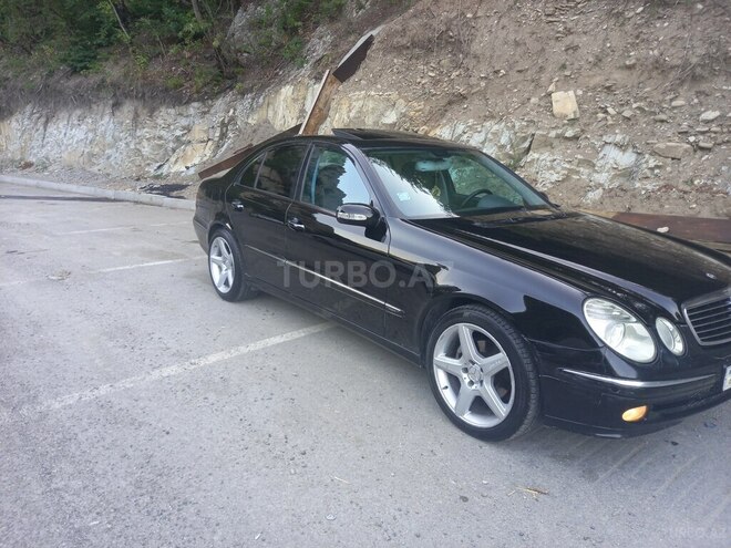 Mercedes E 220 2003, 319,725 km - 2.2 l - Bakı