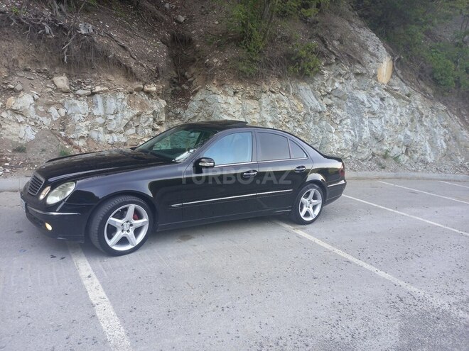 Mercedes E 220 2003, 319,725 km - 2.2 l - Bakı