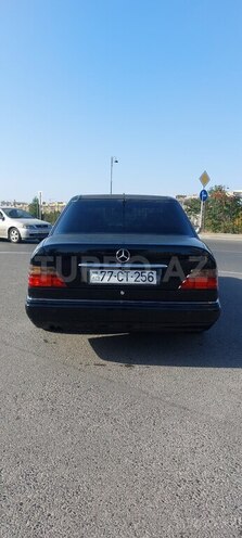 Mercedes E 220 1993, 286,000 km - 2.2 л - Bakı