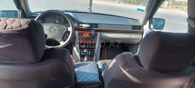 Mercedes E 220 1993, 286,000 km - 2.2 л - Bakı