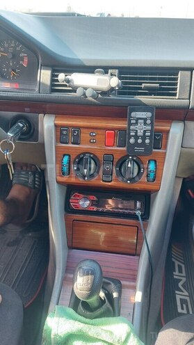 Mercedes E 220 1993, 286,000 km - 2.2 л - Bakı