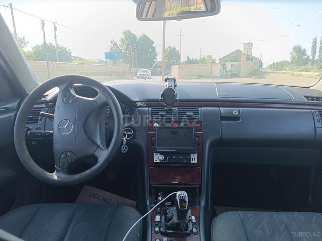 Mercedes E 220 2001, 370,000 km - 2.2 l - Bakı