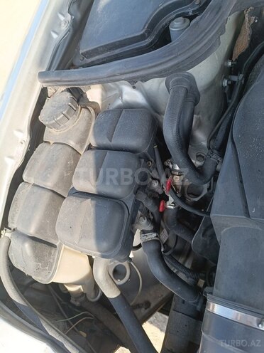 Mercedes E 220 2001, 370,000 km - 2.2 l - Bakı