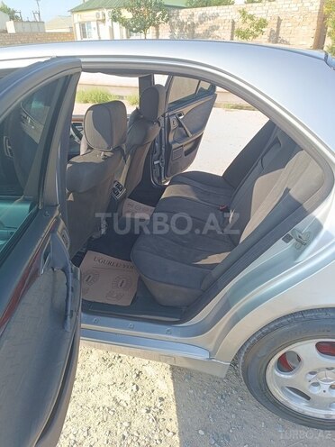Mercedes E 220 2001, 370,000 km - 2.2 l - Bakı