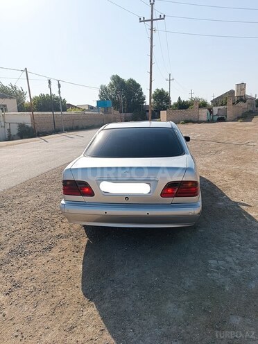 Mercedes E 220 2001, 370,000 km - 2.2 l - Bakı