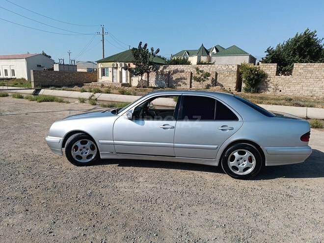 Mercedes E 220 2001, 370,000 km - 2.2 l - Bakı