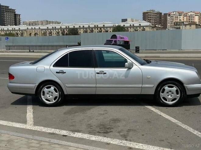 Mercedes E 220 1998, 211,325 km - 2.2 l - Bakı