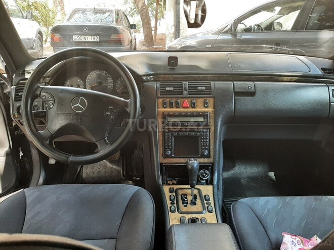 Mercedes E 240 2000, 324,200 km - 2.4 л - Bakı