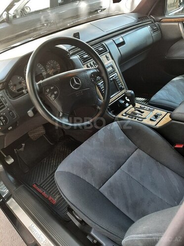 Mercedes E 240 2000, 324,200 km - 2.4 л - Bakı