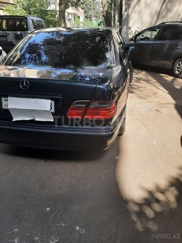 Mercedes E 240 2000, 324,200 km - 2.4 л - Bakı