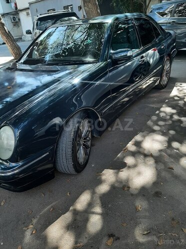 Mercedes E 240 2000, 324,200 km - 2.4 л - Bakı