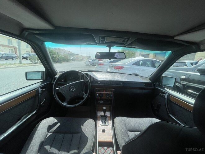 Mercedes E 200 1993, 300,000 km - 2.0 л - Sumqayıt